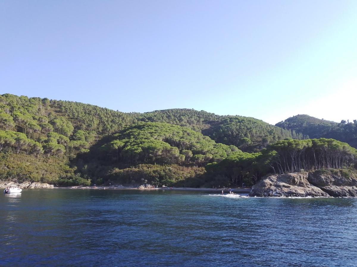 La Casa Di Berenice A Porto Azzurro Kültér fotó